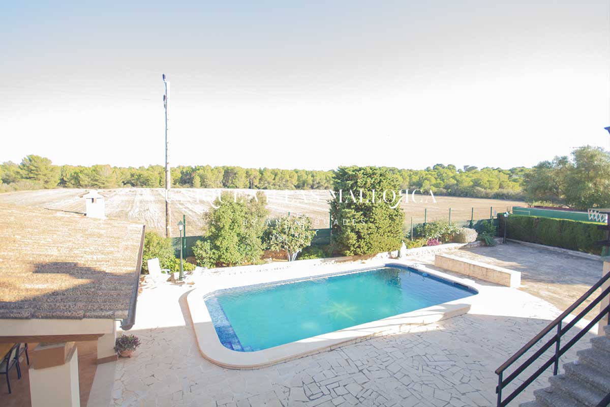 Elevated House with Swimming Pool for Sale in Cala Blava-uvm63
