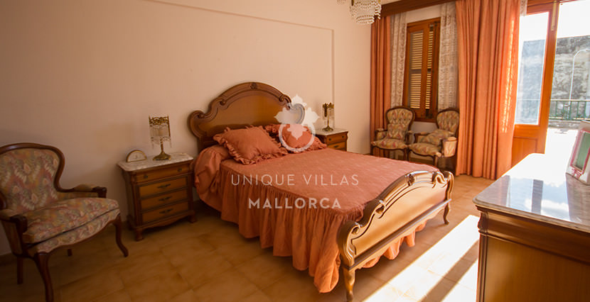 unique villas mallorca house for sale in Establiments bedroom