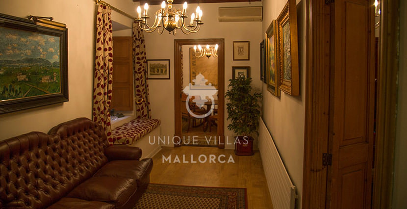 Flat with Character for Sale in Palma Center-uvm130a living area