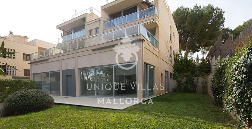 modern ground floor for sale in Santa Ponsa garden view