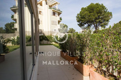 modern ground floor for sale in Santa Ponsa terrace to garden