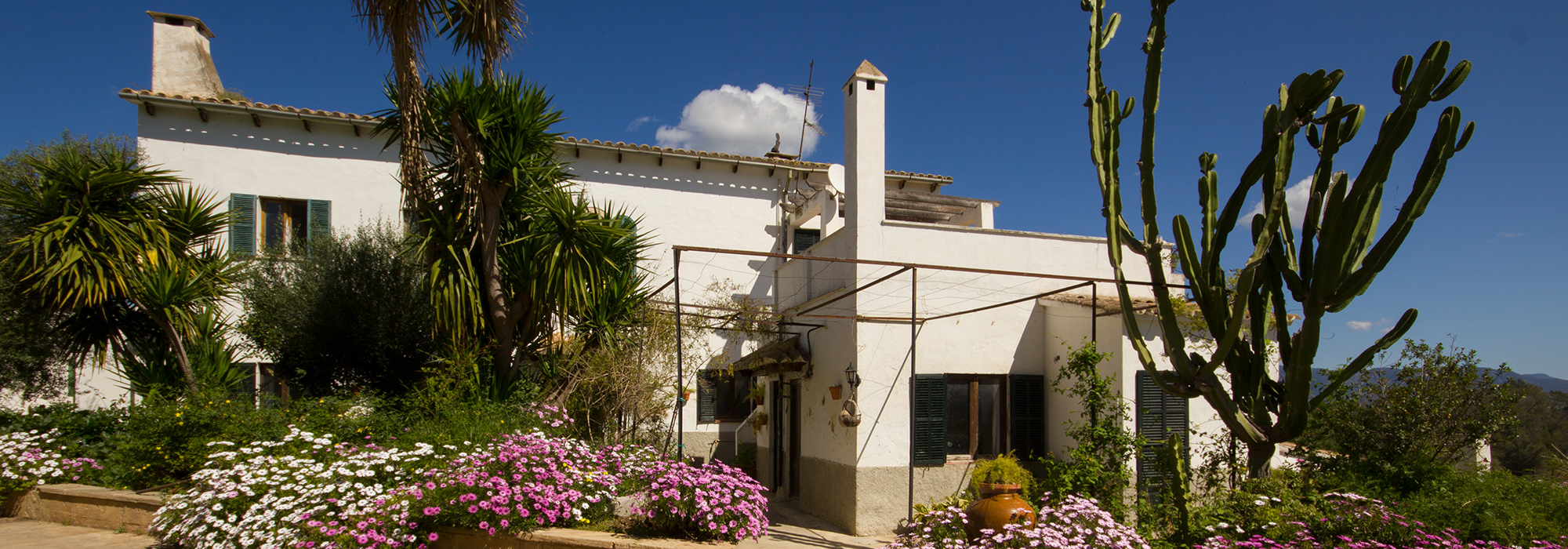 Casa a Reformar con Jardín, Piscina y Vistas Espectaculares a la Montaña en Venta cerca de Palma-uvm180