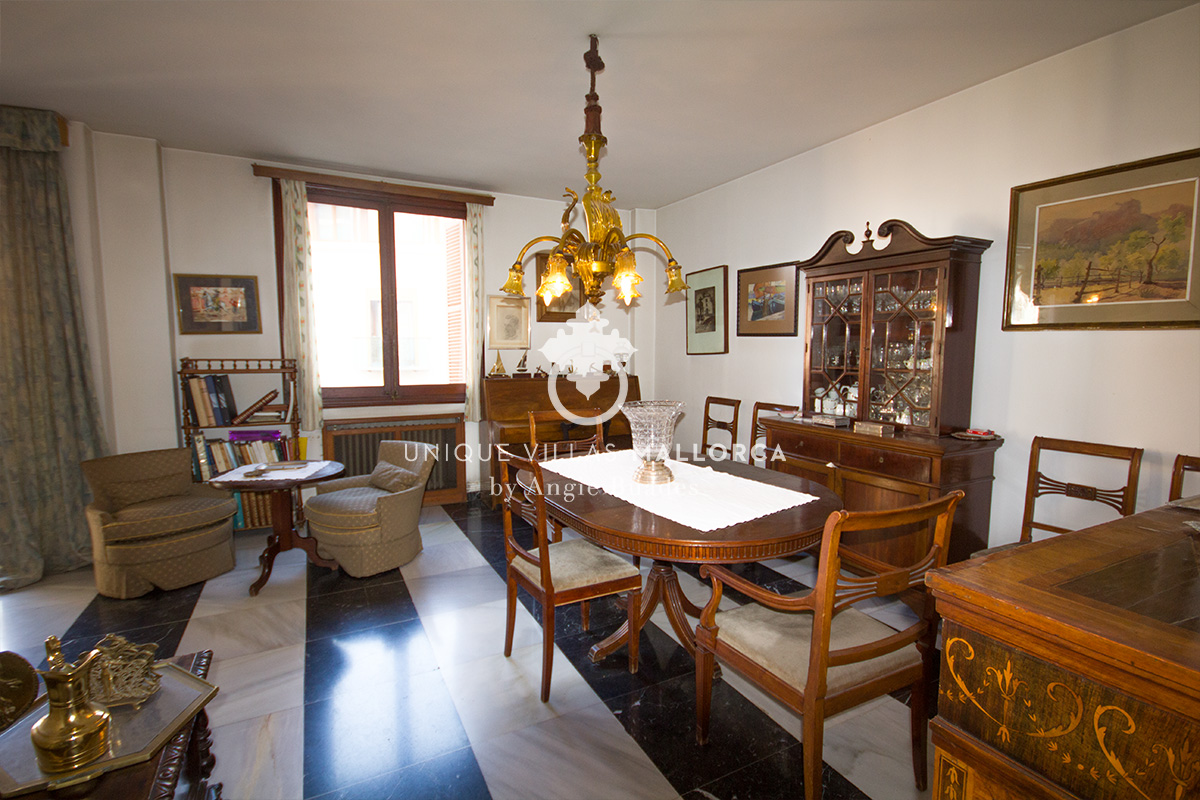 Large Flat to be Reformed for sale in the heart of Palma-uvm183