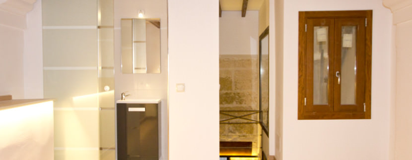unique villas malorca ground floor duplex for sale near San Miguel, Palma bathroom