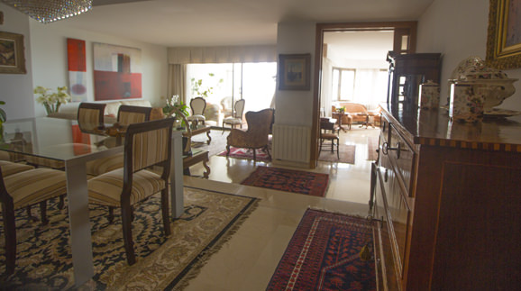 uniquevillasmallorca-penthouse-paseo-maritimo-living-room