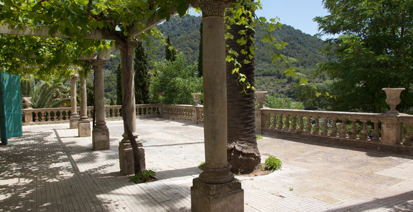 unique villas mallorca magnificent villa for sale in idyllic Valldemossa porch area