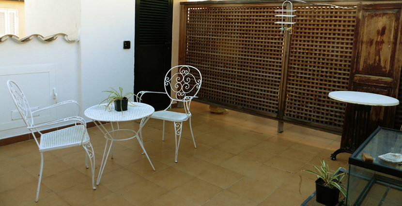 Sunny Apartment with Private Terrace for Sale in Old Town Palma-uvm125