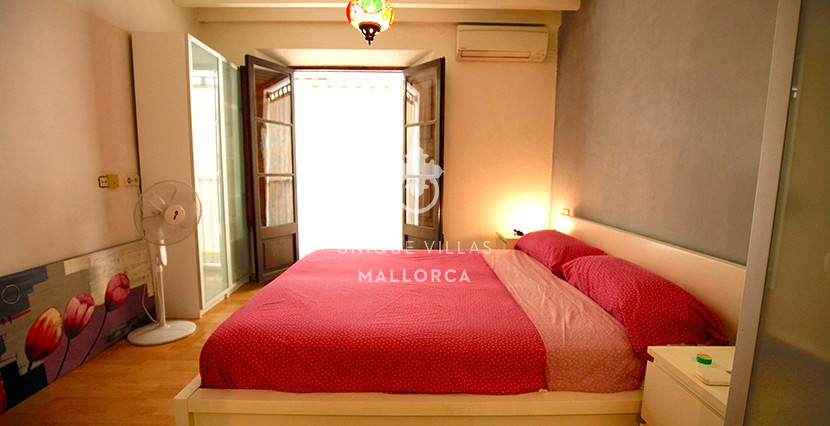 unique villas mallorca studio for sale in Palma center bedroom 1
