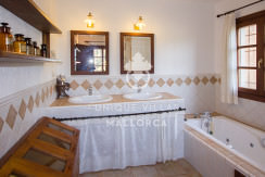 unique villas mallorca finca for sale in sencelles bathroom 2