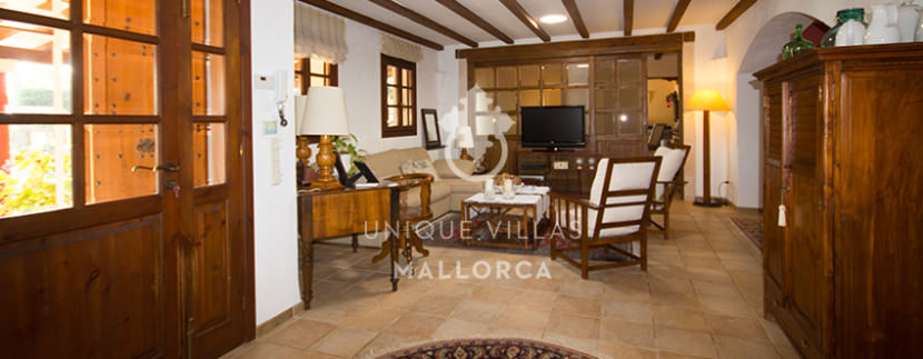 unique villas mallorca finca for sale in sencelles entrance