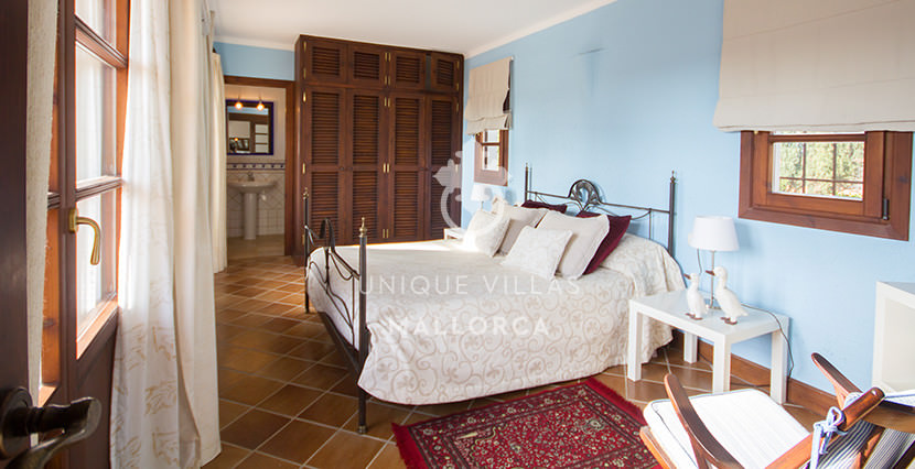 unique villas mallorca finca for sale in sencelles room 3