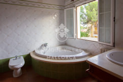 unique villas mallorca house for sale in La Bonanova bathroom 2