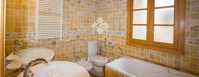 unique villas mallorca house for sale in La Bonanova bathroom
