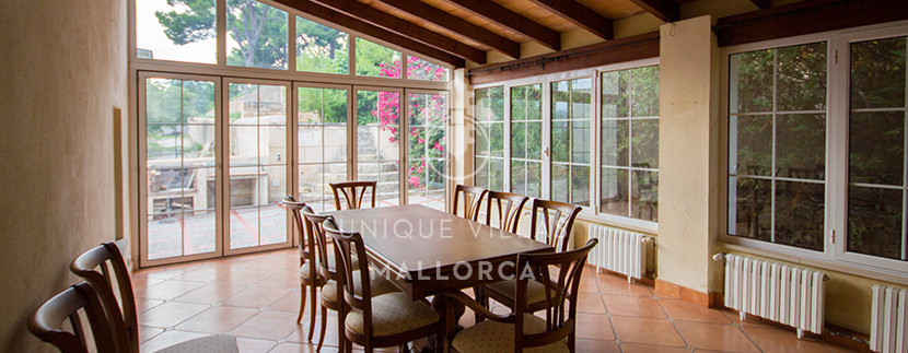 unique villas mallorca house for sale in La Bonanova dining area
