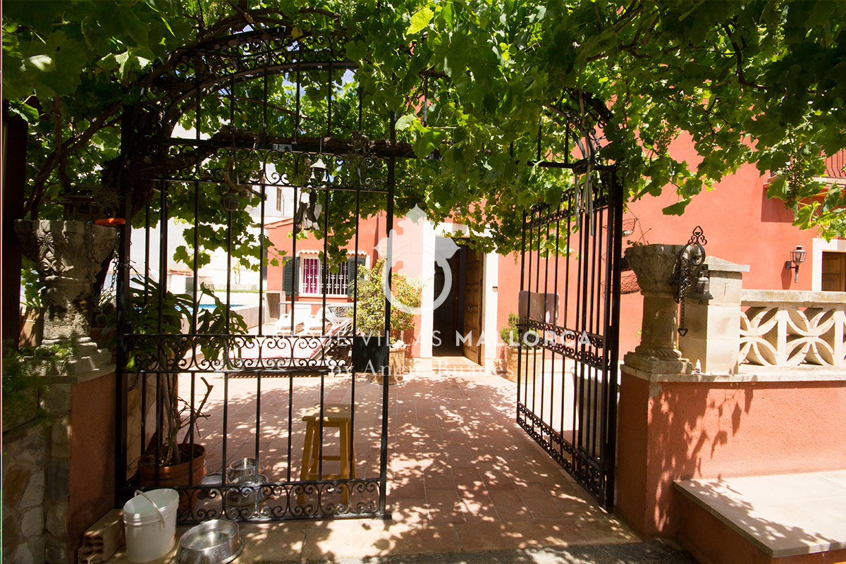 Charming Villa for Sale in Genova-uvm177