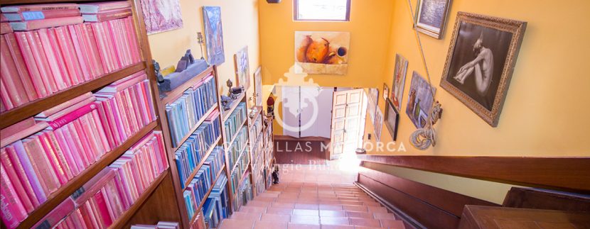Charming property for sale in Genova uvm177 staircase