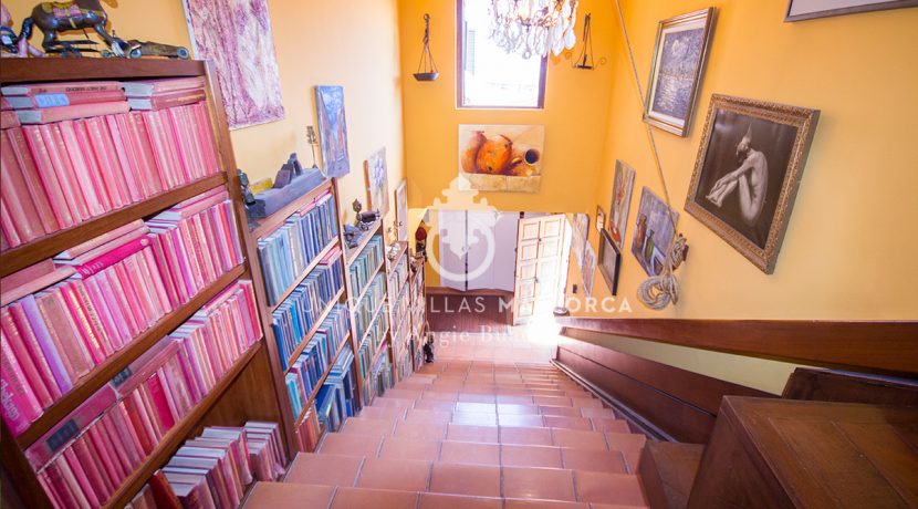 Charming property for sale in Genova uvm177 staircase