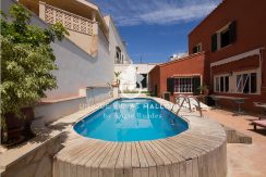Charming property for sale in Genova uvm177 swimming pool 2