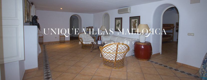 uniquevillasmallorca-property-for-sale-in-la-bonanova-uvm191.26log