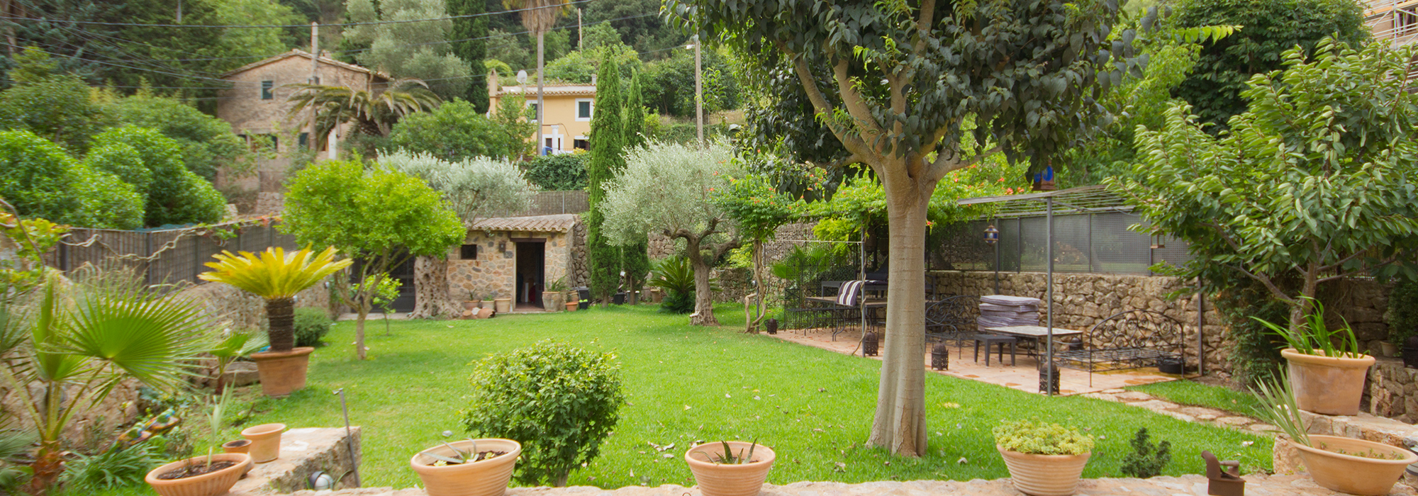 Beautiful stone house with garden for sale on the outskirts of Valldemossa-uvm276